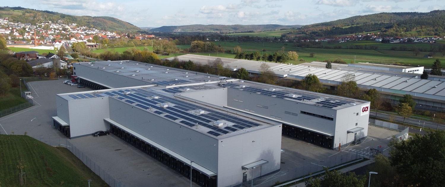 Photovoltaik-Solarenergie-Flachdach-Gewerbe