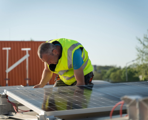 Solaranlage-Aufbau-Flachdach